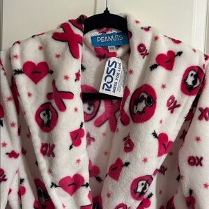 Peanuts Snoopy Robe - Cozy Valentine’s Day Heart & XO theme Size Small / Medium